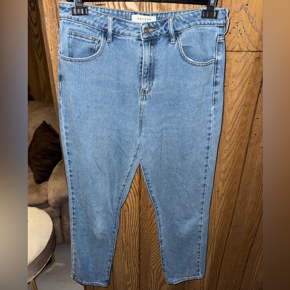 PacSun High Waisted Mom Jeans 👖 Medium Wash